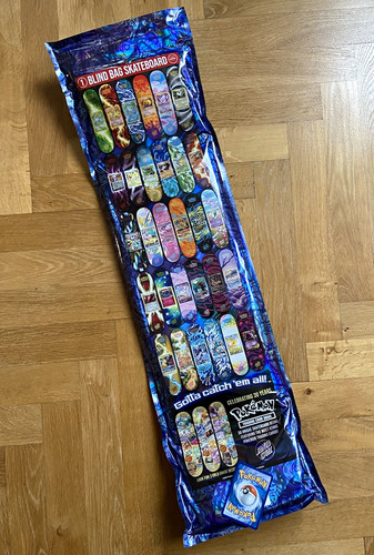 Santa cruz pokemon blind bag - santa,